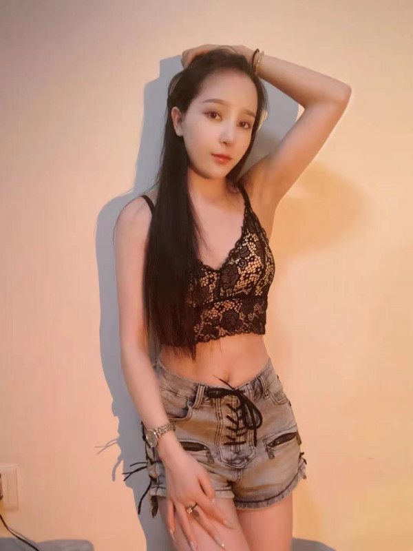 静安刚下海嫩妹